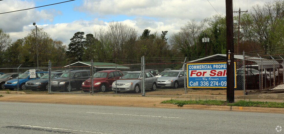2112 Randleman Rd, Greensboro, NC à louer - Photo de l’immeuble – Image 3 sur 4