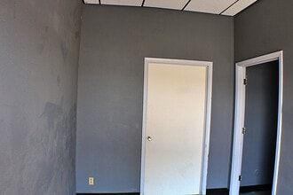 5200 N Mesa St, El Paso, TX à louer Photo intérieure– Image 2 sur 7