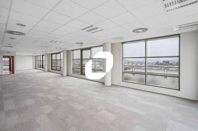 2 Avenue De La Carelle, Villeneuve-le-Roi à louer - Photo de l’immeuble – Image 2 sur 10