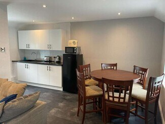 Plus de détails pour 39-41 Main St, Portrush - Hôtellerie à vendre