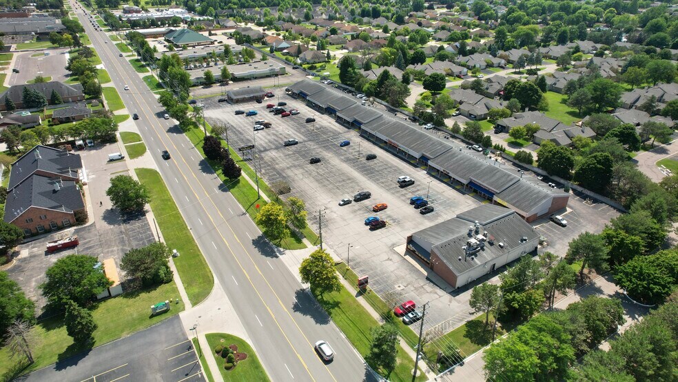 39725-39793 Garfield Rd, Clinton Township, MI à louer - Photo de l’immeuble – Image 2 sur 4