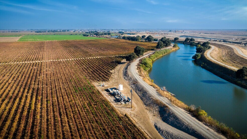 Claussen Ranch Vineyard, Stockton, CA à vendre - Photo de l’immeuble – Image 1 sur 8