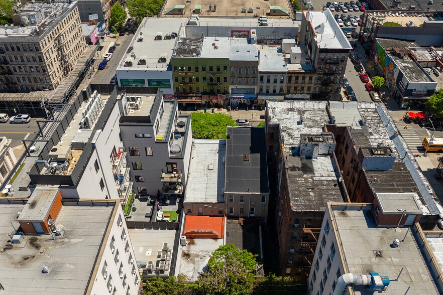 37 & 39 Graham Avenue portefeuille de 2 biens à vendre sur LoopNet.fr - Photo de l’immeuble – Image 3 sur 3
