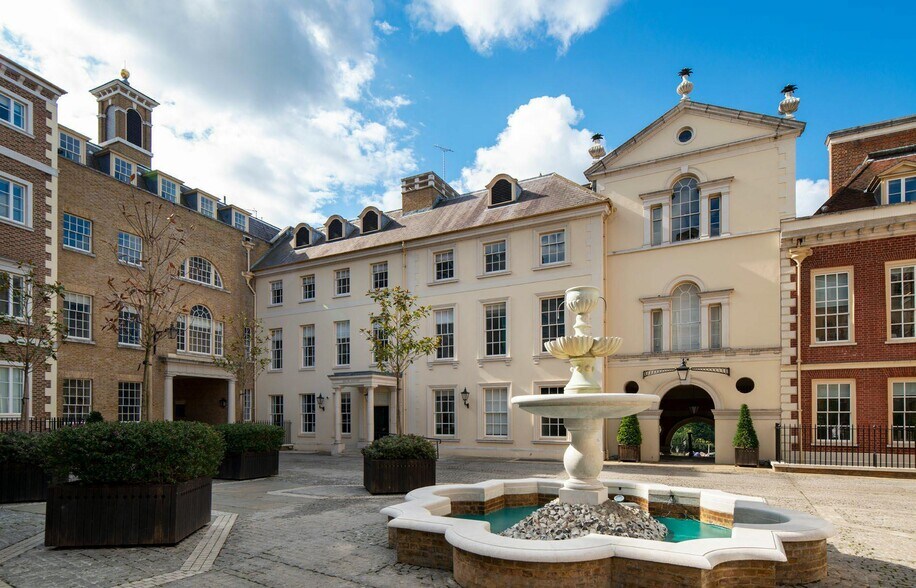 4 Heron Sq, Richmond à louer - Photo de l’immeuble – Image 2 sur 7