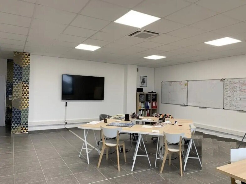 Bureau dans Rennes à louer - Photo de l’immeuble – Image 2 sur 3