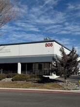 802-808 Packer Way, Sparks, NV à louer Photo de l’immeuble– Image 1 sur 5
