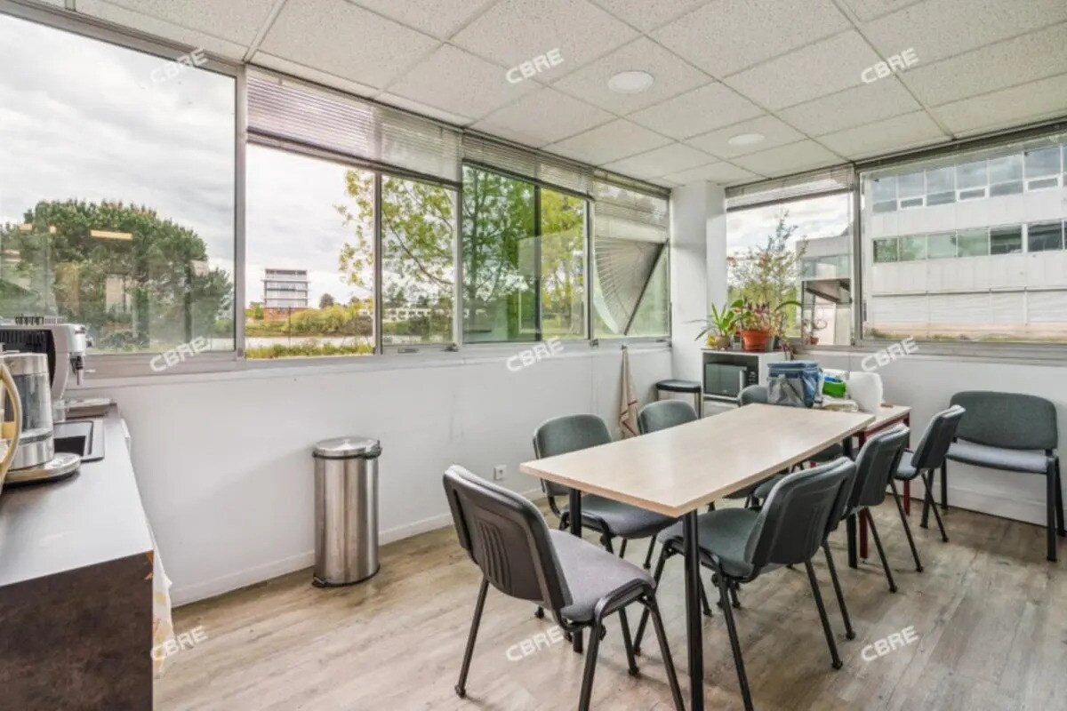 Bureau dans Mérignac à louer Photo de l’immeuble– Image 1 sur 15
