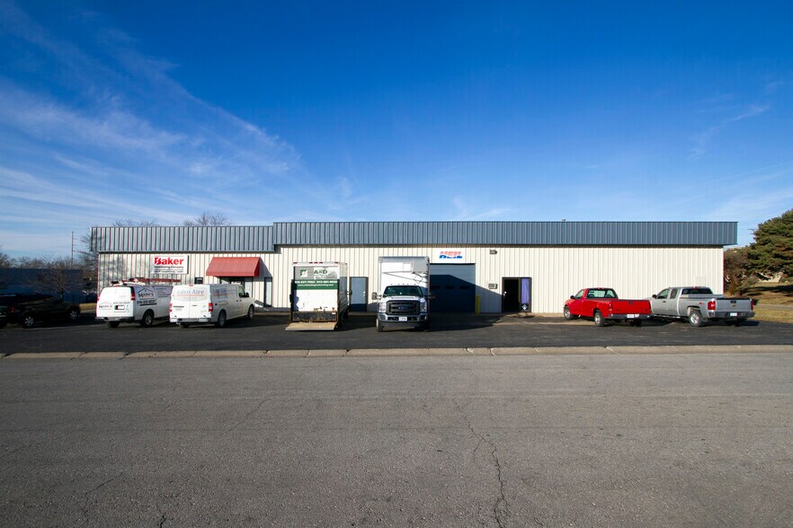 600-602 NW Libby Ln, Lee's Summit, MO à louer - Photo de l’immeuble – Image 2 sur 2