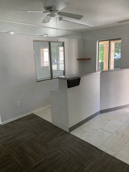 8056 E Valley Rd, Prescott Valley, AZ à louer - Photo de l’immeuble – Image 2 sur 10