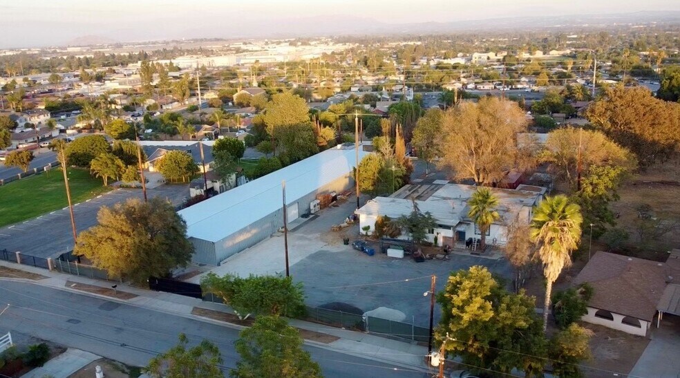 5969 Robinson Ave, Riverside, CA à vendre - Photo de l’immeuble – Image 2 sur 9