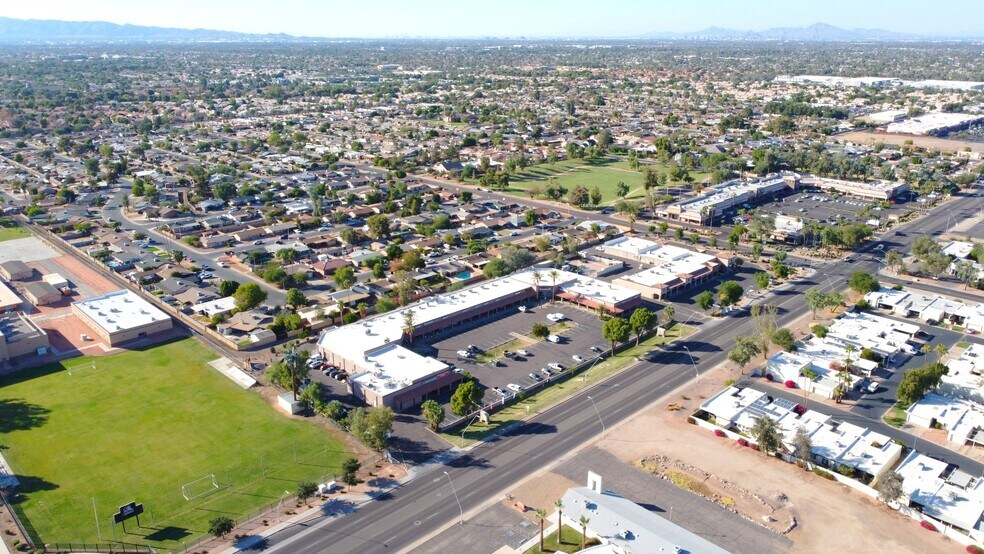 590 N Alma School Rd, Chandler, AZ à louer - Photo de l’immeuble – Image 3 sur 7