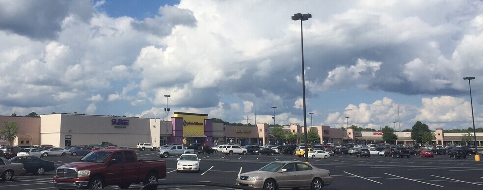 2300-2600 Pepperell Pky, Opelika, AL à louer - Photo de l’immeuble – Image 1 sur 6