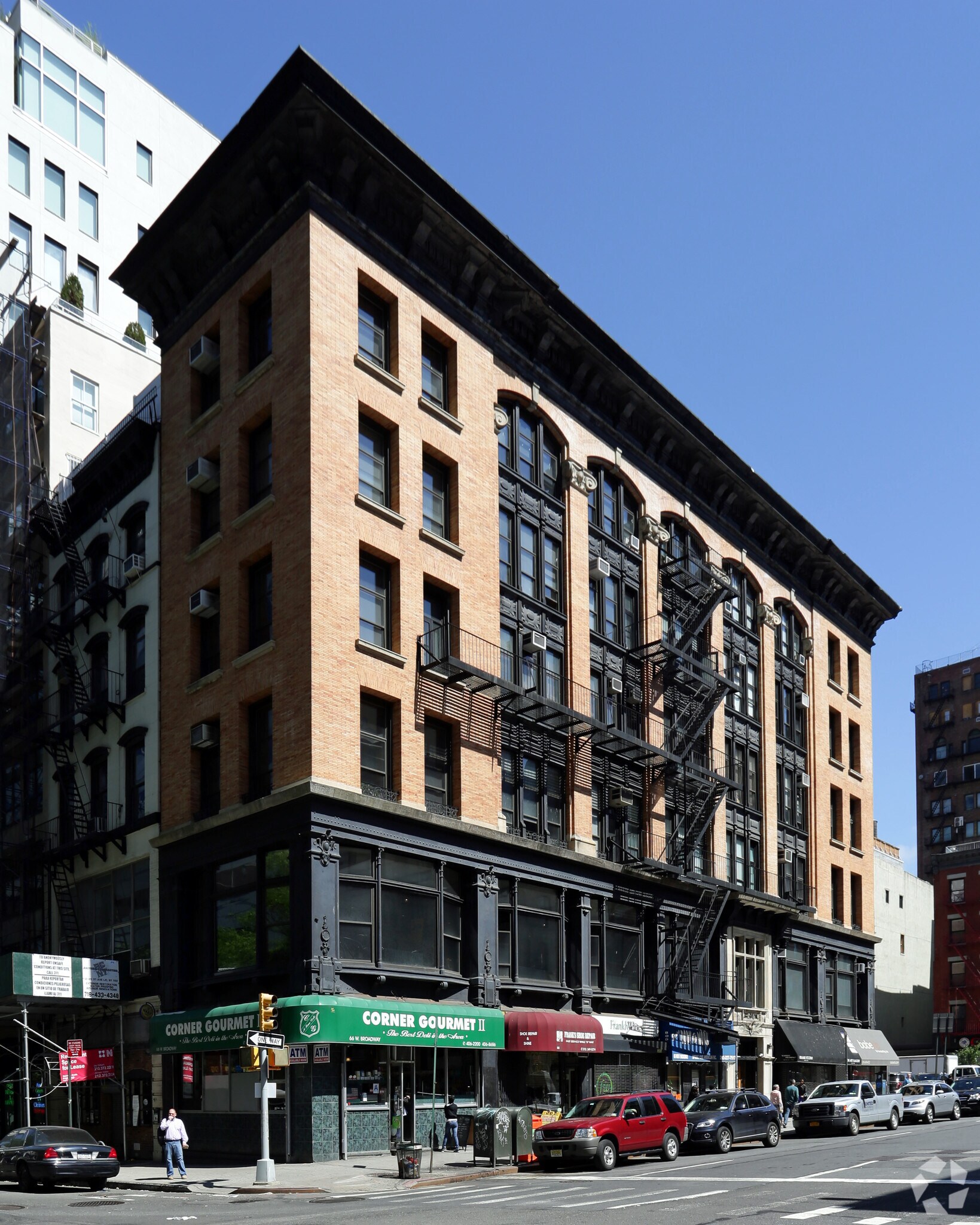66 W Broadway, New York, NY à louer Photo de l’immeuble– Image 1 sur 15