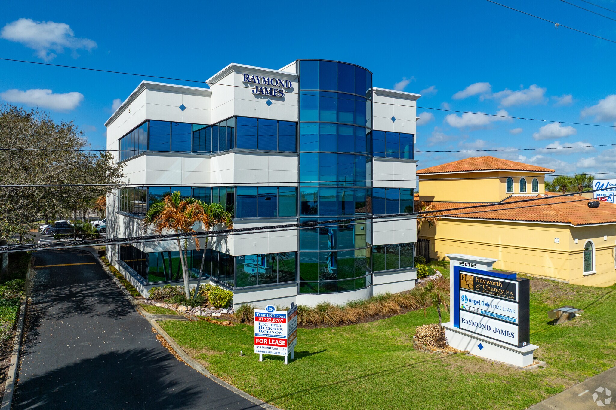 202 N Harbor City Blvd, Melbourne, FL à louer Photo de l’immeuble– Image 1 sur 13