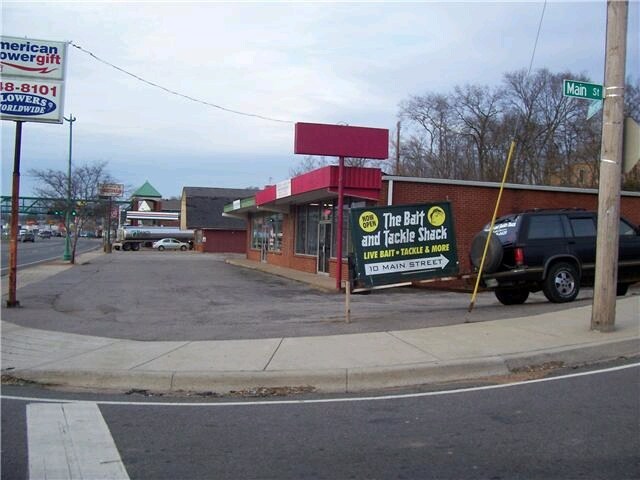 211 N Riverside Dr, Clarksville, TN à vendre - Photo de l’immeuble – Image 2 sur 31