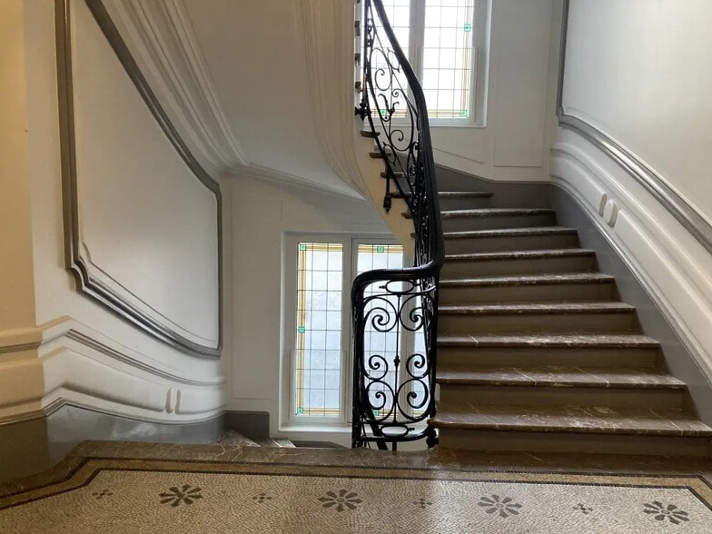 22 Rue De Caumartin, Paris à louer - Photo de l’immeuble – Image 3 sur 7