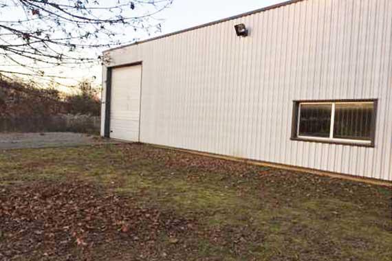 Plus de détails pour Local d'activités à louer