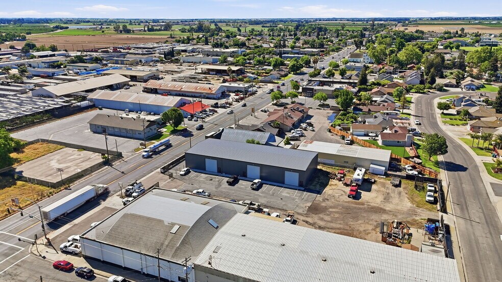 8217 Lander Ave, Hilmar, CA à louer - Photo de l’immeuble – Image 2 sur 24