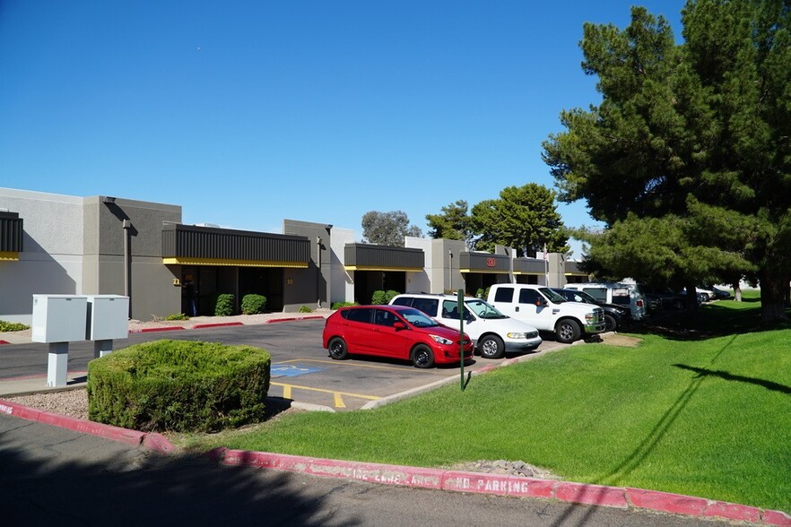 325 S Westwood St, Mesa, AZ à louer - Photo de l’immeuble – Image 2 sur 4