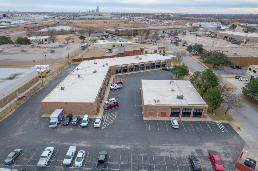 4229 Royal Ave, Oklahoma City, OK à louer - Photo principale – Image 1 sur 23