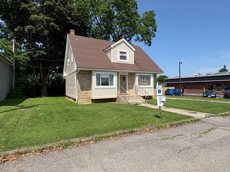 3811 Dewey Ave, Greece, NY à vendre - Photo de l’immeuble – Image 1 sur 4