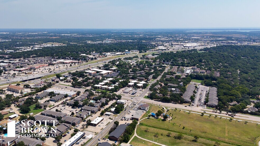 638 Londonderry Ln, Denton, TX à louer - Photo de l’immeuble – Image 2 sur 35