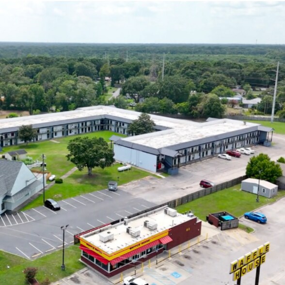 6911 Pensacola Blvd, Pensacola, FL à vendre - Photo de l’immeuble – Image 3 sur 15