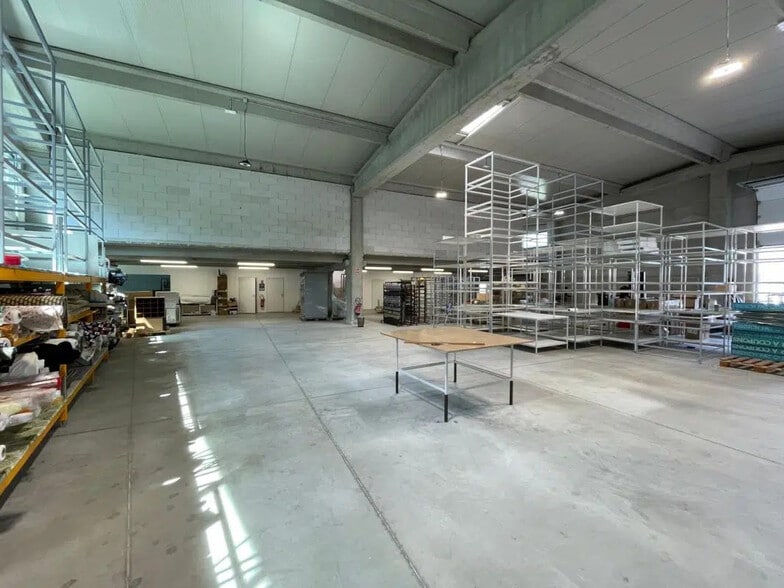 Bureau dans Hyères à louer - Photo de l’immeuble – Image 2 sur 5