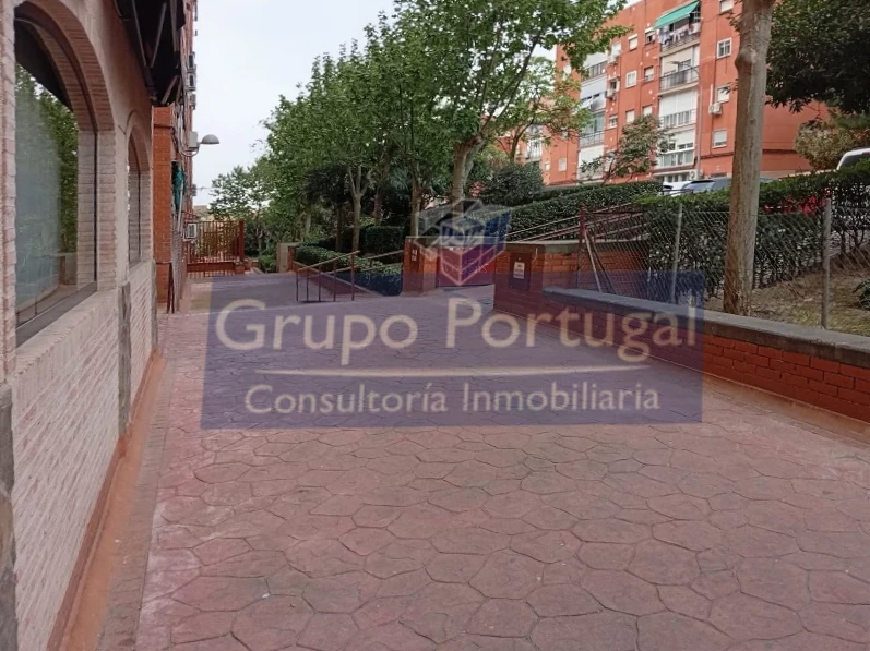 Immeuble residentiel dans Madrid, Madrid à vendre Photo principale– Image 1 sur 4