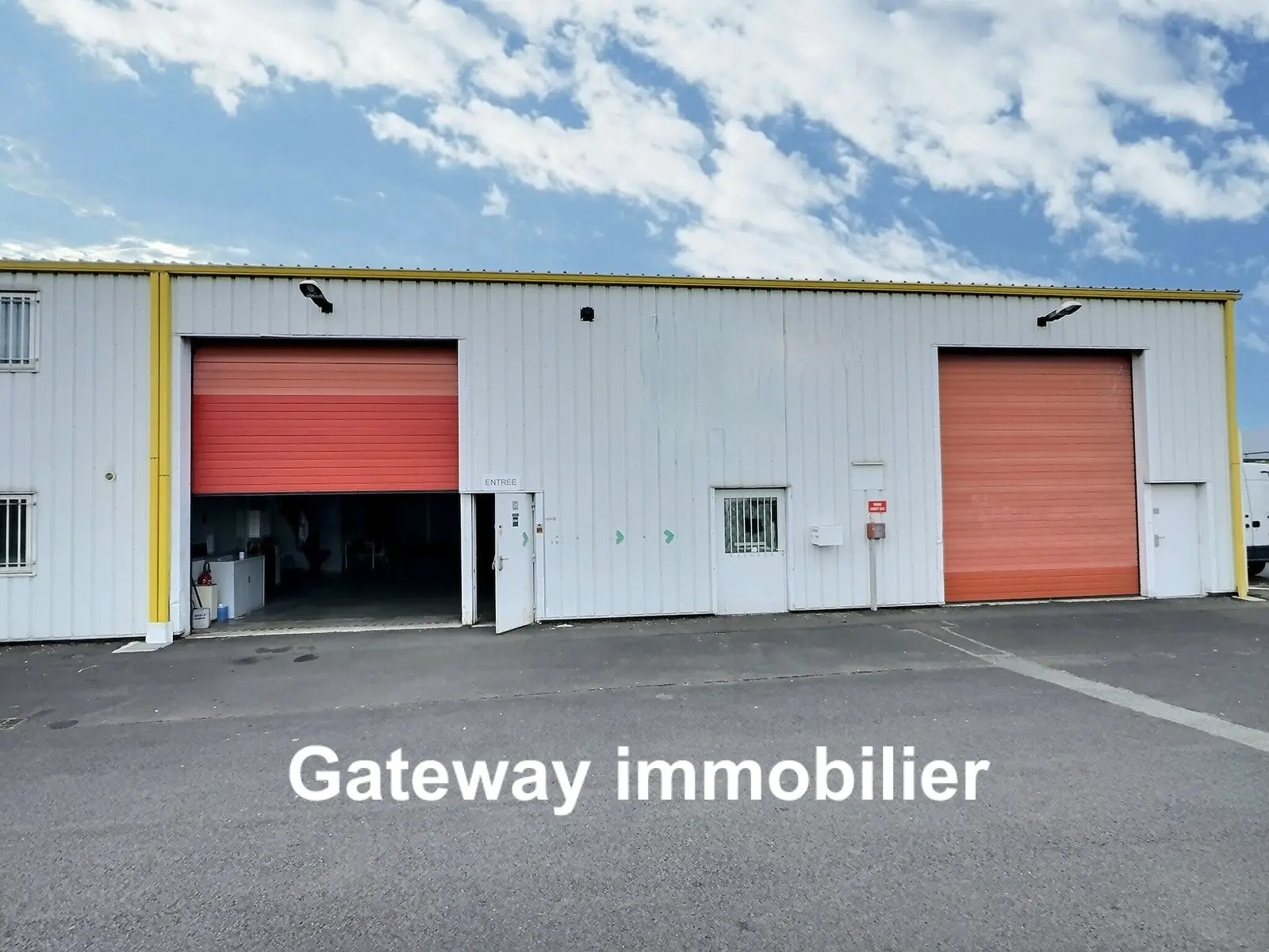 Industriel/Logistique dans COURNON-D'AUVERGNE à louer Photo de l’immeuble– Image 1 sur 17