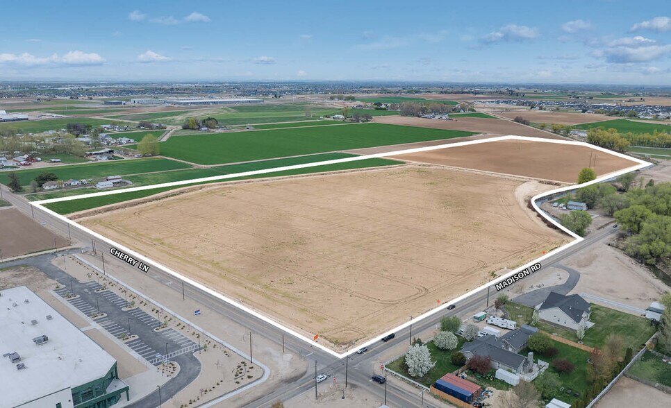 Cherry Ln, Nampa, ID à vendre - Photo de l’immeuble – Image 1 sur 8