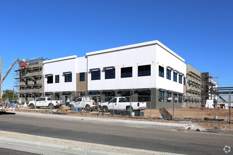 9069 W Thunderbird Rd, Peoria, AZ à louer - Photo de l’immeuble – Image 3 sur 10