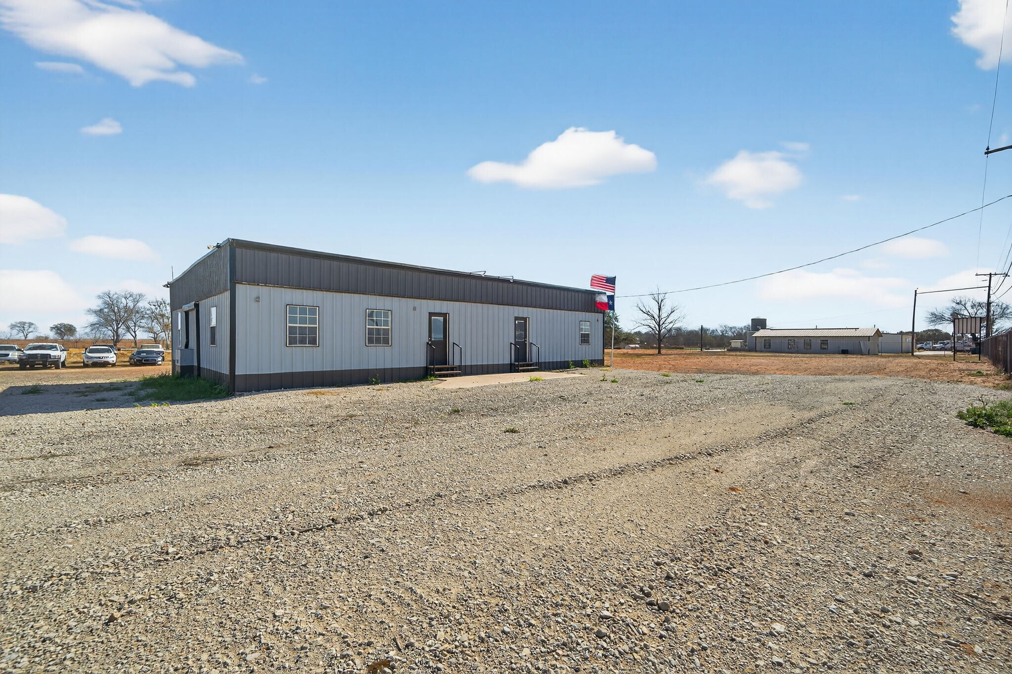 3215 Zanderson Ave, Jourdanton, TX à louer Photo principale– Image 1 sur 26