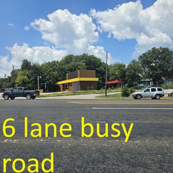 720 E Rosedale St, Tyler, TX à louer - Photo de l’immeuble – Image 3 sur 12