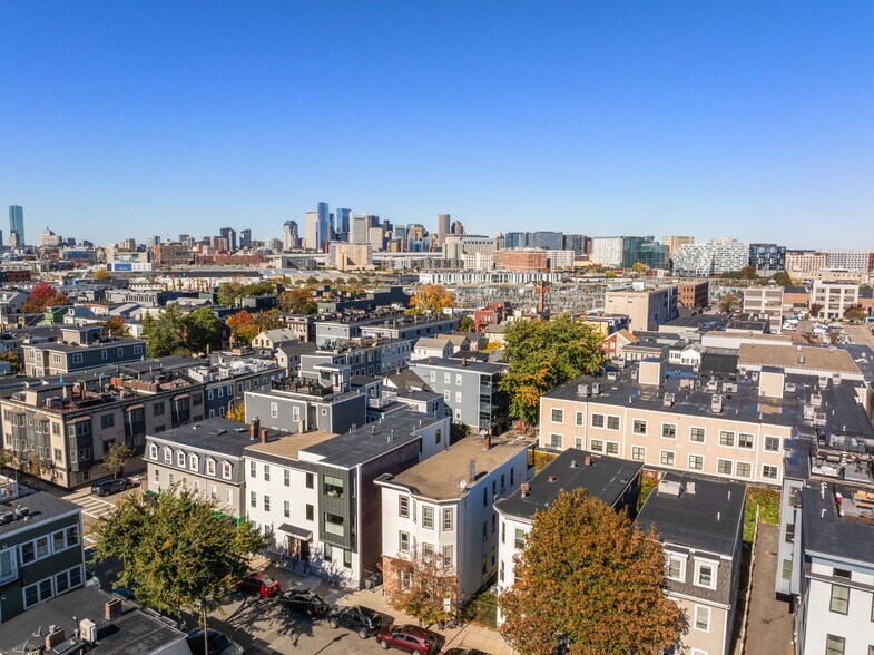 574 E 3rd St, Boston, MA à vendre - Photo de l’immeuble – Image 2 sur 39