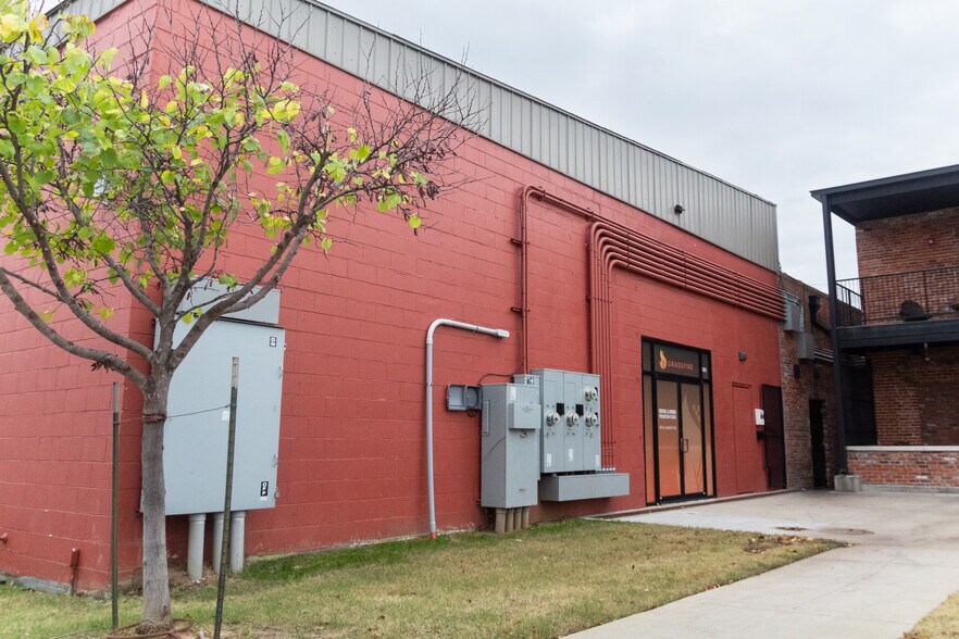317 S Trenton Ave, Tulsa, OK à louer - Photo de l’immeuble – Image 3 sur 7