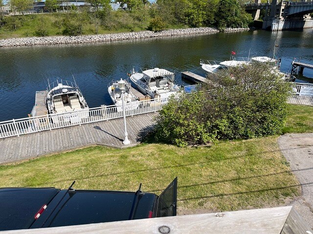 308 River St, Manistee, MI à louer - Photo de l’immeuble – Image 3 sur 38