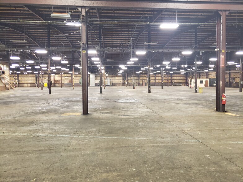 4600 S Lewis Blvd, Sioux City, IA à louer - Photo principale – Image 1 sur 6