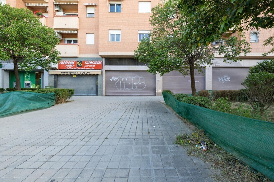 Local commercial dans Granada, Granada à vendre - Photo de l’immeuble – Image 2 sur 38