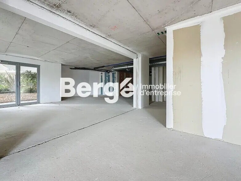 Bureau dans SOPHIA ANTIPOLIS à louer - Photo de l’immeuble – Image 3 sur 7