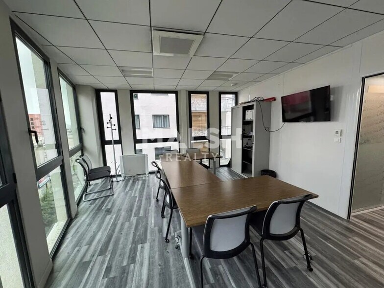 Bureau dans Saint-Étienne à louer - Photo de l’immeuble – Image 1 sur 4