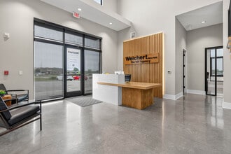 3607 NE Otterview Cir, Ankeny, IA à louer Hall d’entrée– Image 2 sur 17