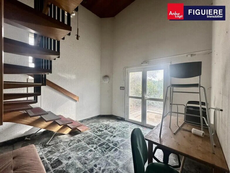 22 Rue D'Athenes, Vitrolles à louer - Photo de l’immeuble – Image 3 sur 11