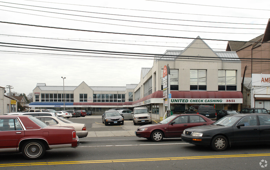 3851 Main St, Bridgeport, CT à louer - Photo principale – Image 1 sur 3