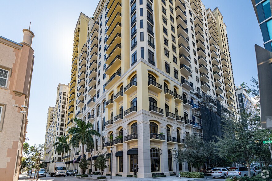 701 S Olive Ave, West Palm Beach, FL à louer - Photo principale – Image 1 sur 113
