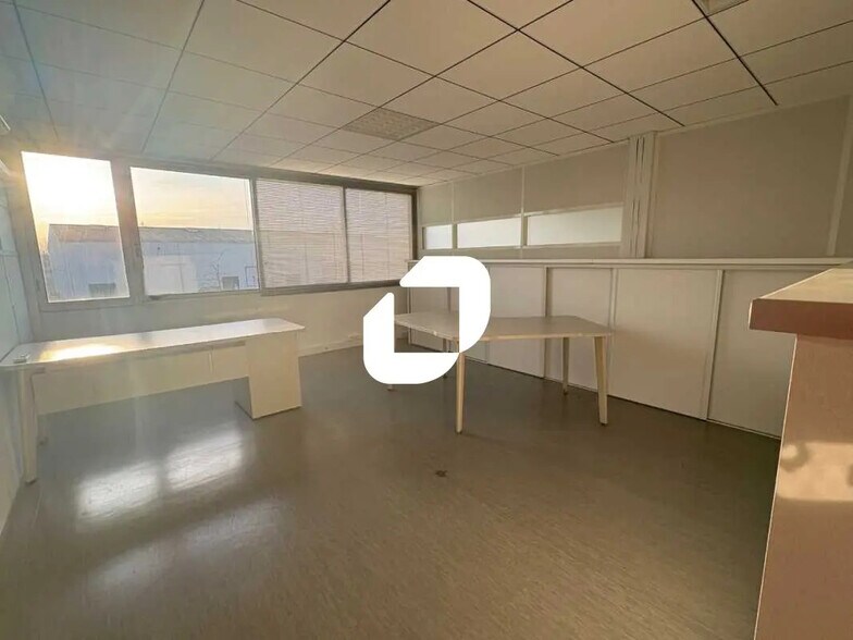 Bureau dans Latresne à louer - Photo de l’immeuble – Image 2 sur 11
