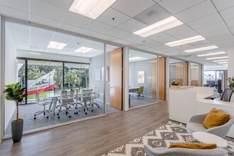 11111 Santa Monica Blvd, Los Angeles, CA à louer Photo intérieure– Image 1 sur 8