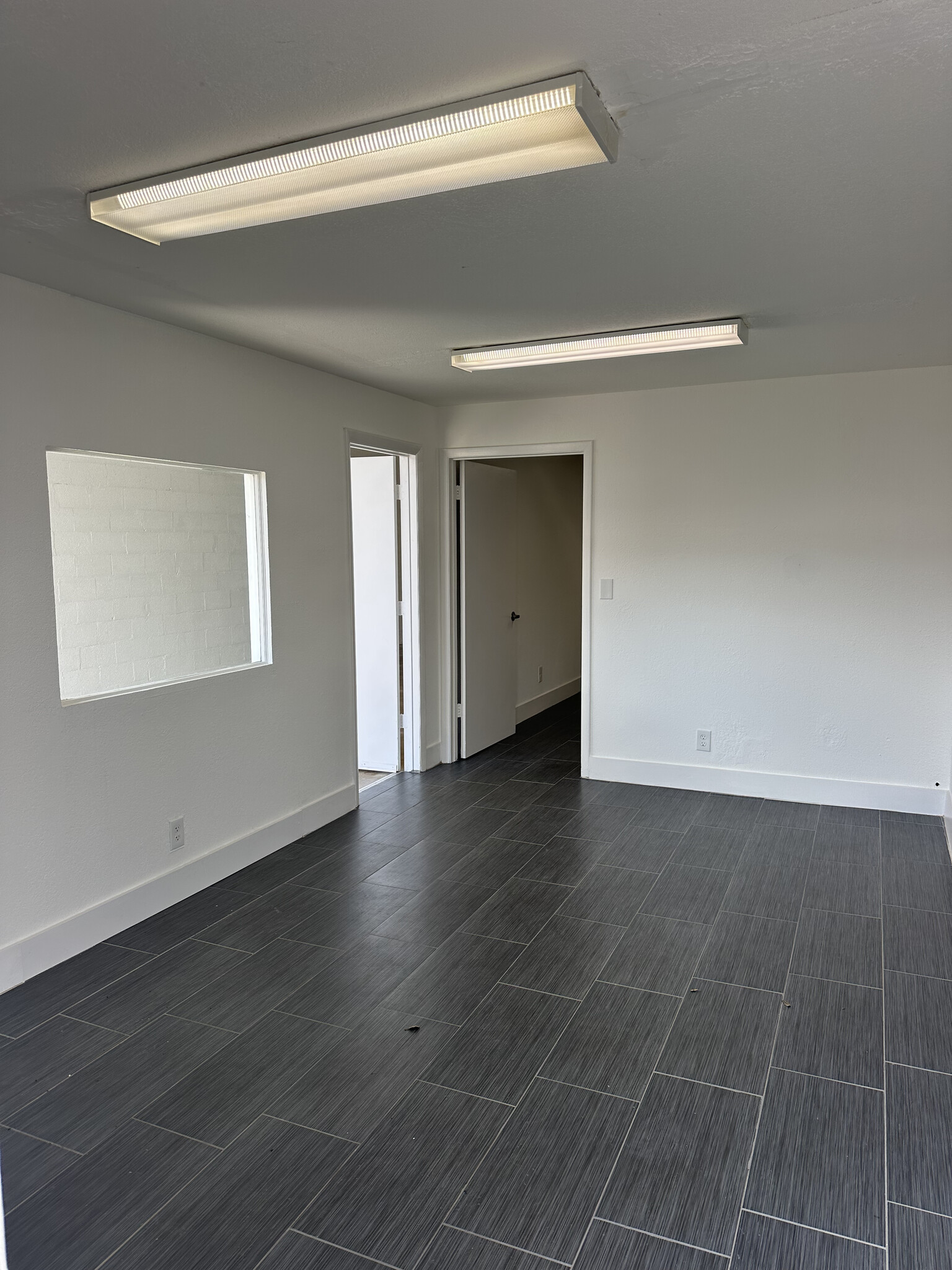 5220-5296 NW 163rd St, Hialeah, FL à louer Photo de l’immeuble– Image 1 sur 2