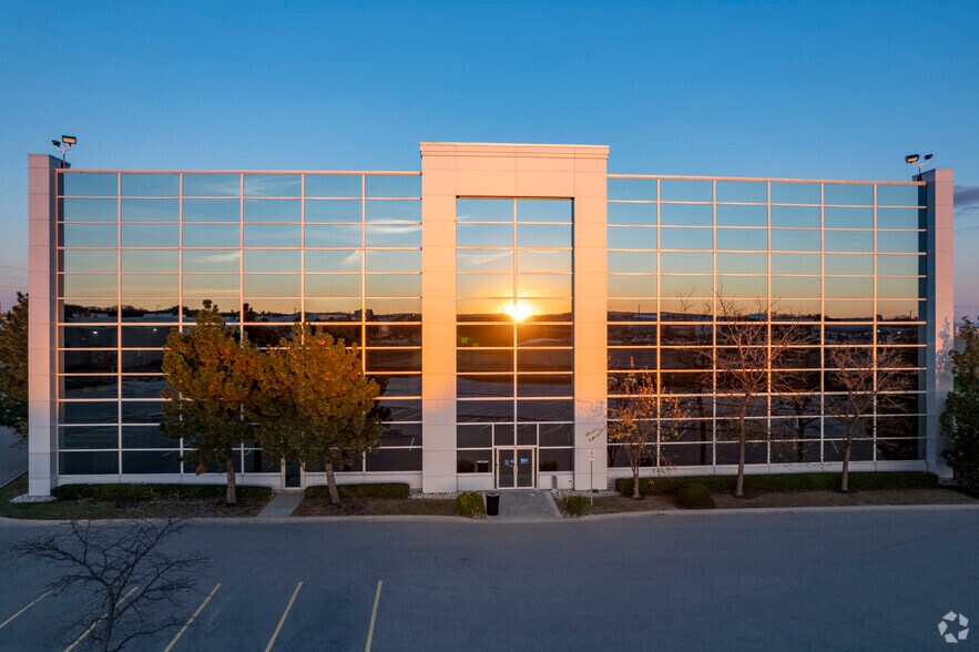 5515 N Service Rd, Burlington, ON à louer - Photo de l’immeuble – Image 3 sur 4