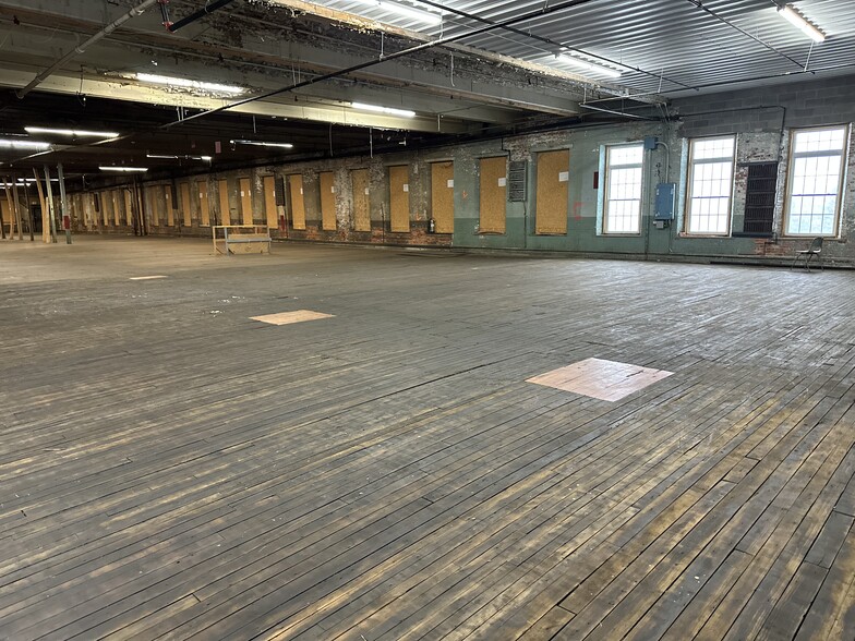 17 Mill Pl, New York Mills, NY à louer - Photo intérieure – Image 3 sur 13
